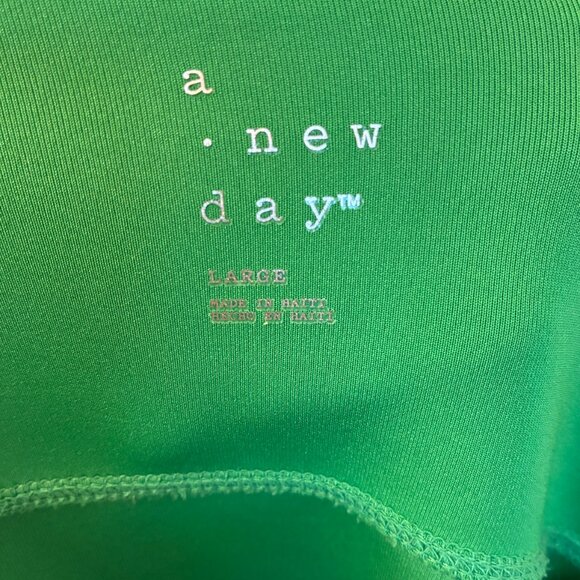 Green Crew Neck Sweatshirt: A New Day (Large) - Picture 2 of 2
